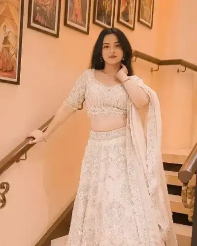 Escort Singhik